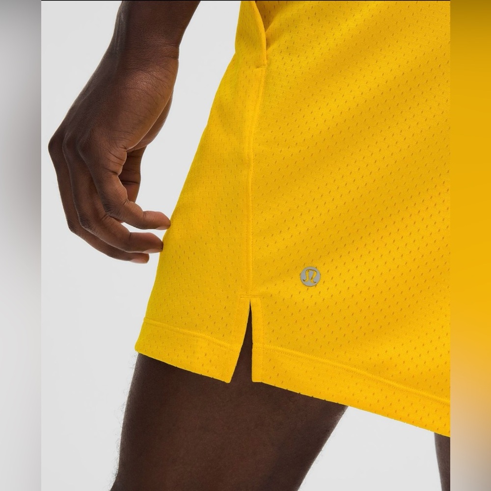 Lululemon Double-Layered Mesh Linerless
Short 7" Maize Yellow (M) Brand New.